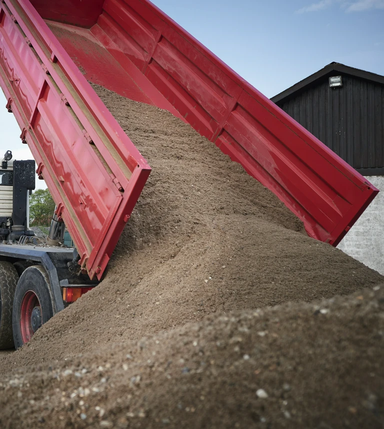kruszywo wysypywane z&nbsp;przyczepy